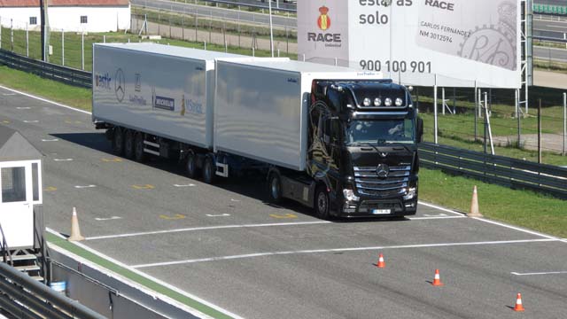 La configuración B Double consta de dos semis con dos quintas ruedas y es muy usada en Australia.